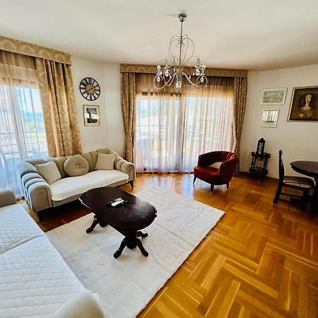 Panorama Bar 2 bedroom Bagian luar foto